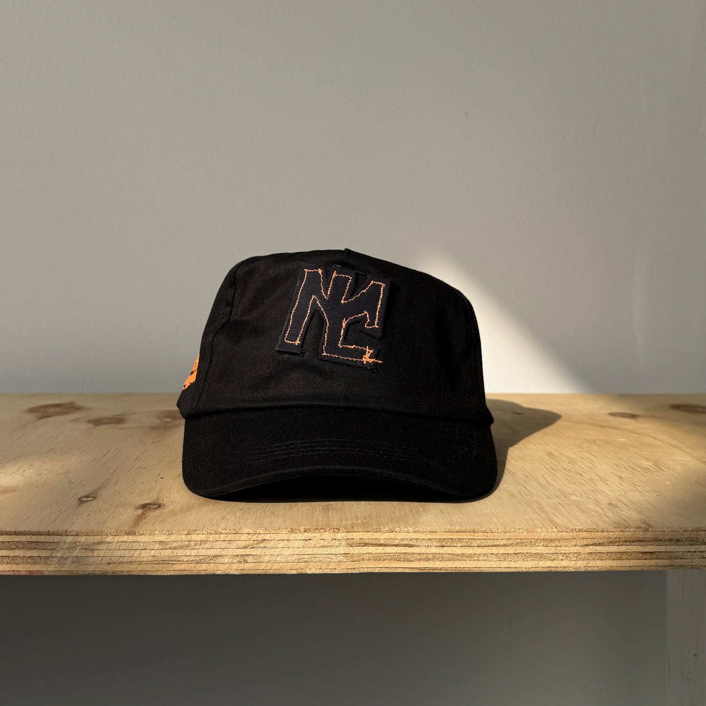 Le Machiniste Hat Round 2