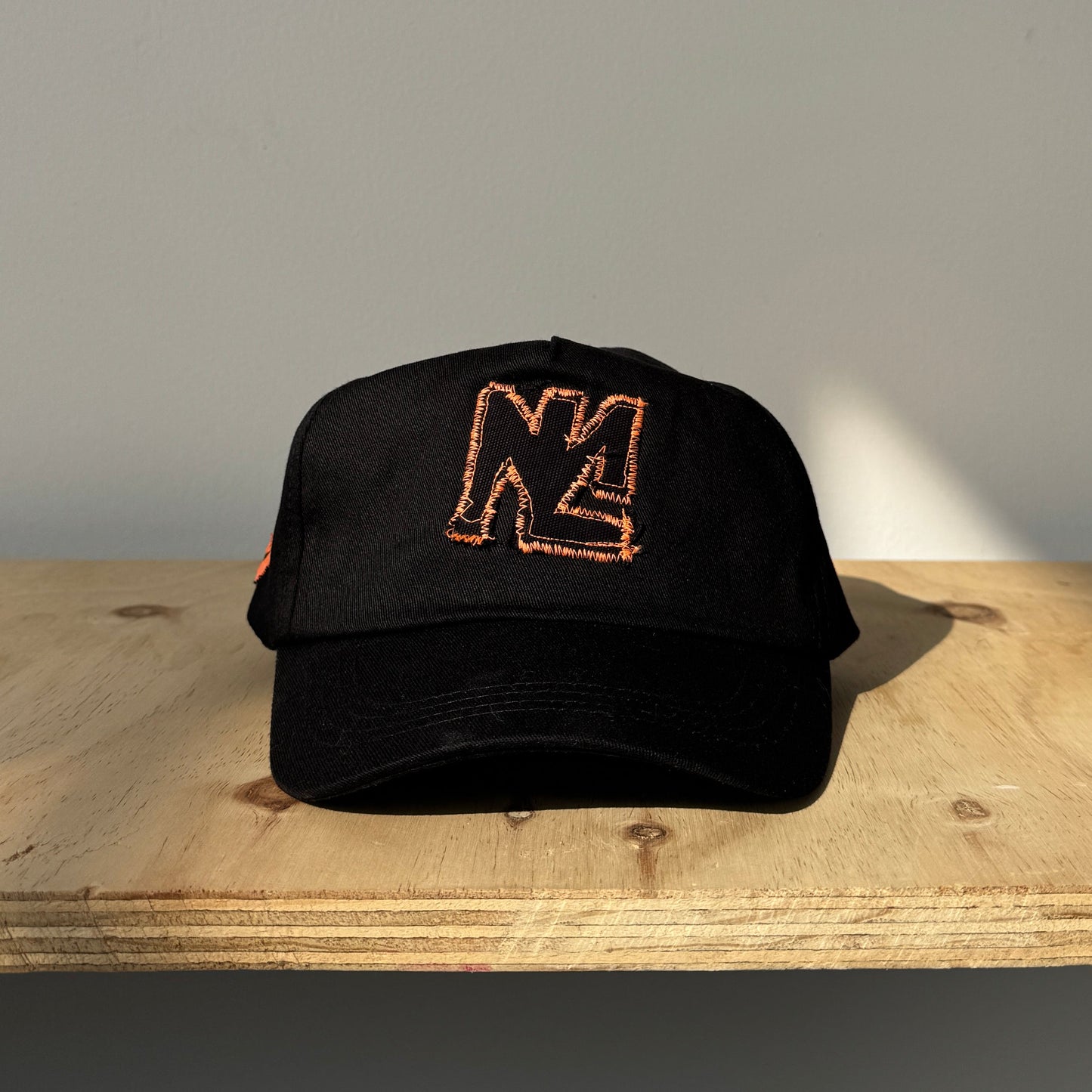 Le Machiniste Hat Round 2